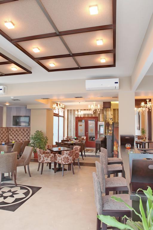Garni Hotel Tema Nova Čačak Exteriör bild