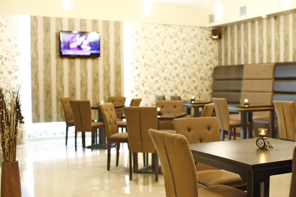 Garni Hotel Tema Nova Čačak Exteriör bild
