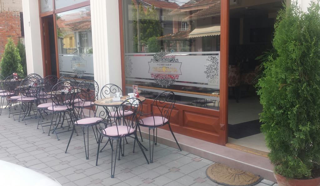 Garni Hotel Tema Nova Čačak Exteriör bild